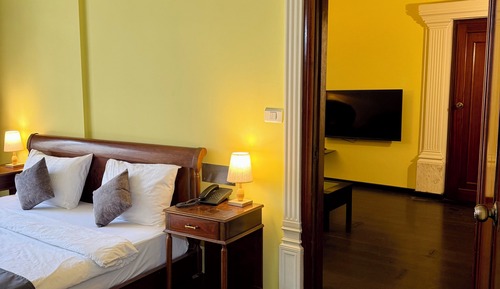 Executive Studio Suite