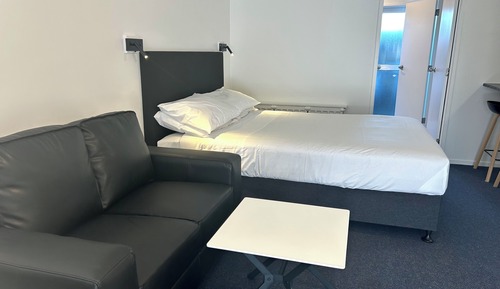 Deluxe Studio