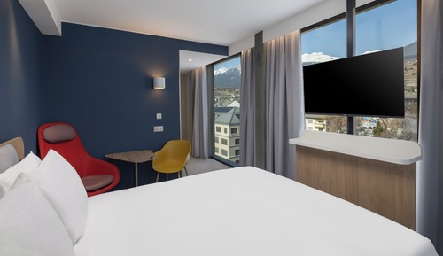 Suite, 1 Queen Bed with Sofa bed