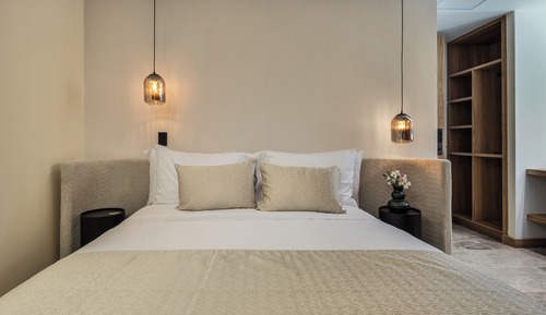 Standard Room (302)