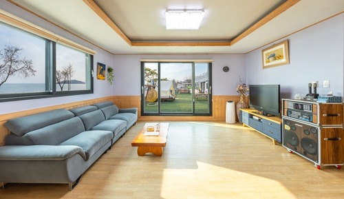 Basic Room, 3 Bedrooms (Whole House (Ocean View/Group))