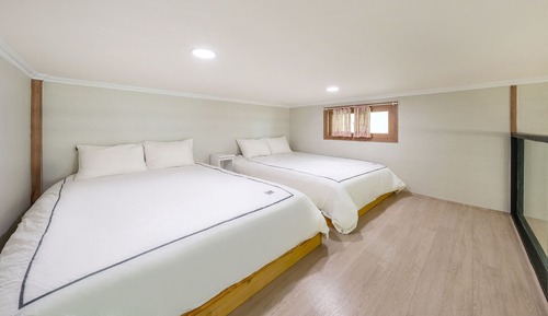 Basic Room, 2 Bedrooms (Room 2(Three-bed,Private BBQ))