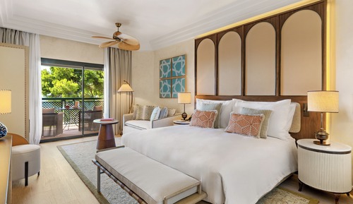 Deluxe Room, 1 King Bed, Garden View
