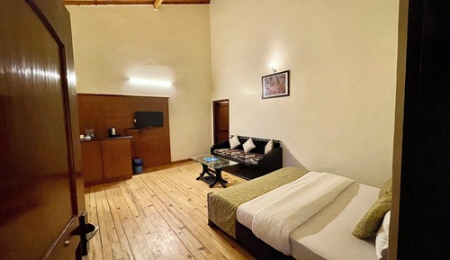 Family Room, Valley View