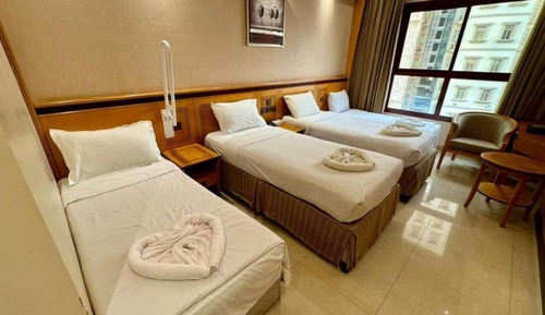 Basic Quadruple Room, City View