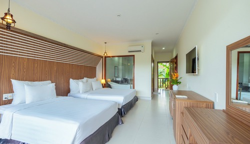 Deluxe Triple Room, Balcony, Garden View