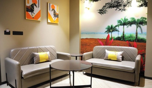 Suite, Lake View