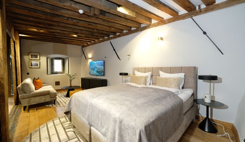 Family Room, Balcony