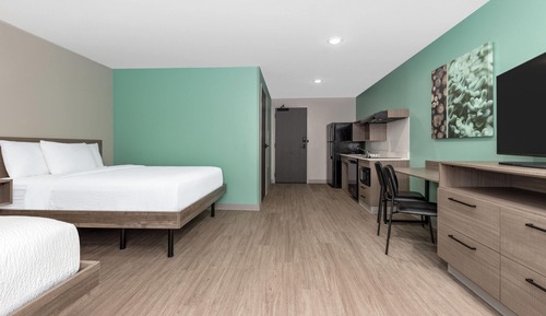 Room, 2 Queen Beds, Mobility Accessible, Non Smoking (Bathtub w/Grab Bars)