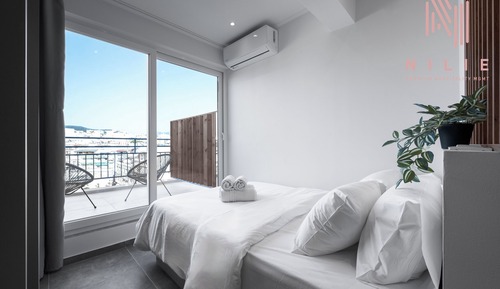 Panoramic Studio, Balcony, City View