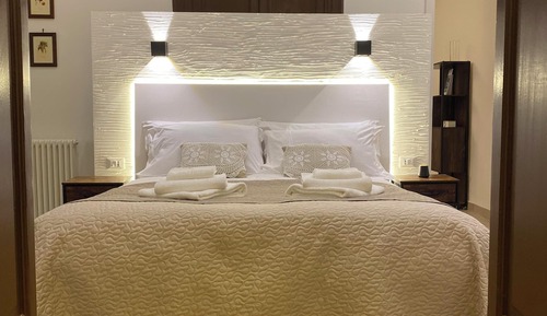 Deluxe Suite, City View