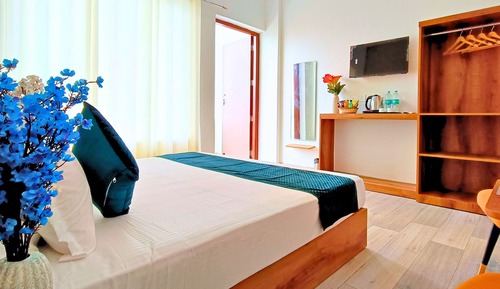 Deluxe Room, Balcony