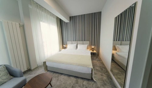 Standard Room, 1 Queen Bed