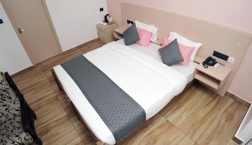 Deluxe Double Room, Garden View