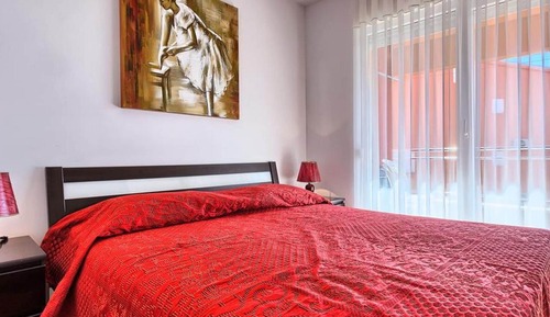 Apartment (Three Bedroom Apartment with Sea View)