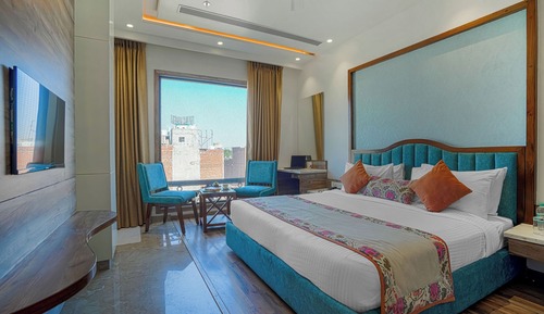 Executive Room, City View