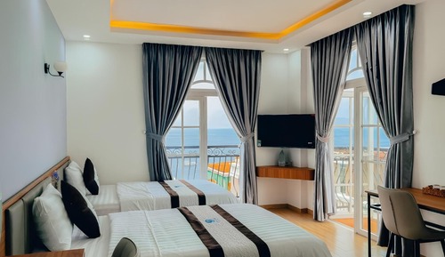 Deluxe Studio, Balcony, Beach View