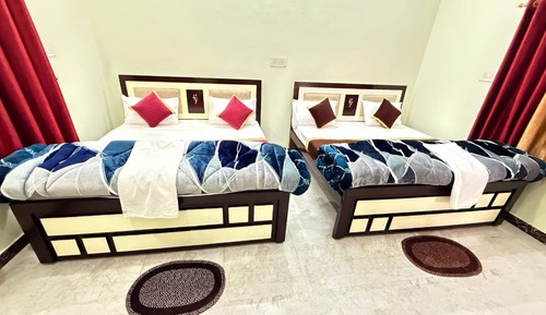 Deluxe Quadruple Room, City View