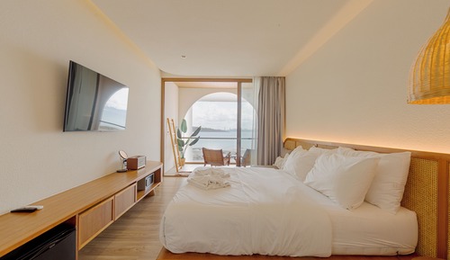 Recharge Room
