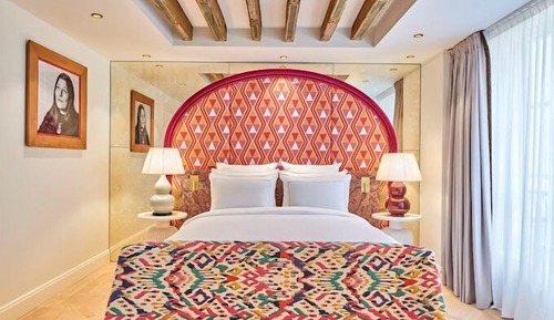 Courtyard Room