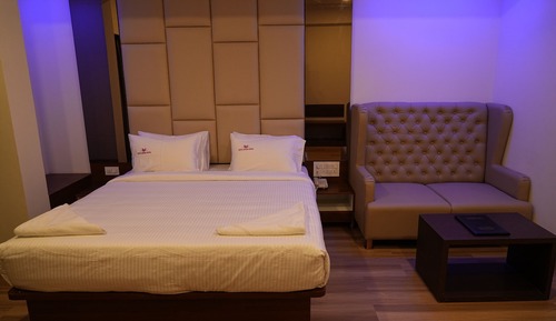 Executive Suite, City View