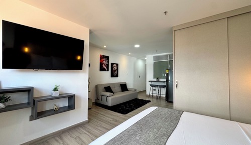 Deluxe Studio, 1 Bedroom, City View