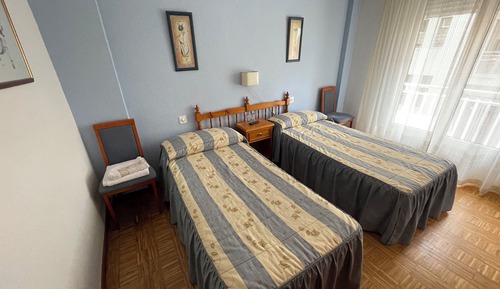 Double Room, 2 Twin Beds, Private Bathroom, City View