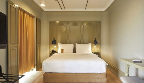 Deluxe Triple Room, City View