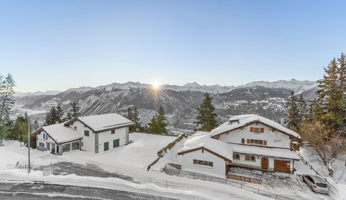 Family Apartment, Kitchen, Mountain View