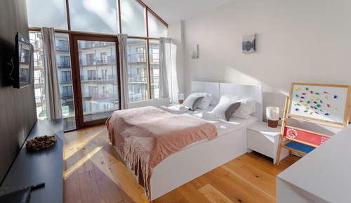 Apartment (261)