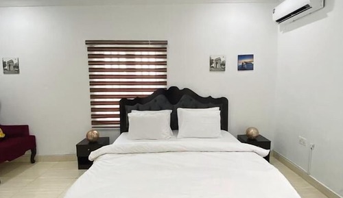 Comfort Room, Balcony, City View