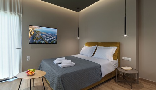 Deluxe Suite, City View