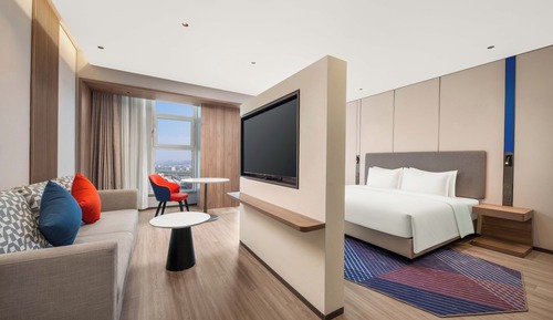 Suite, 1 King Bed