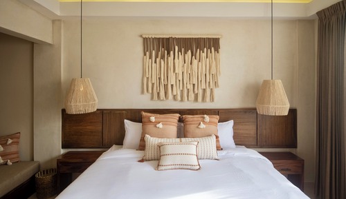 Comfort Room, 1 King Bed, Balcony, Partial Ocean View