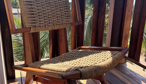 Deluxe Room, 1 King Bed, Air conditioning, Poolside