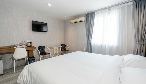 Superior Double Room, City View