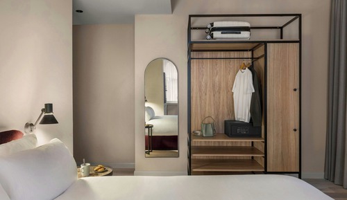 Superior Studio, 1 Queen Bed