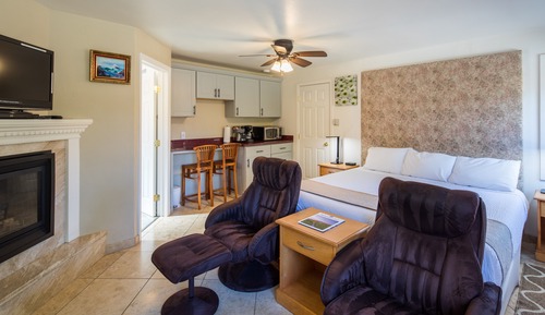 Standard Room, 1 King Bed (King Bed Unit)