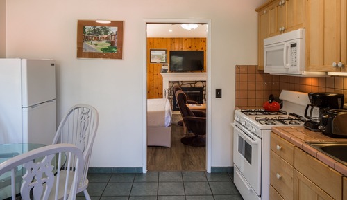 Standard Cottage, Kitchen (1 King Bed)