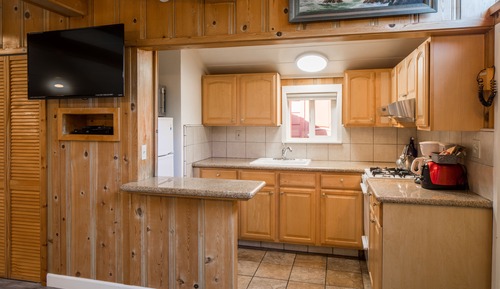 Standard Cottage, Kitchen (1 Queen Bed & 1 Double Bed)