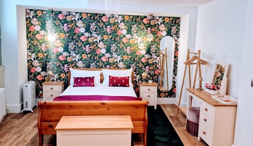 Superior Double Room, Ensuite (Room 11)