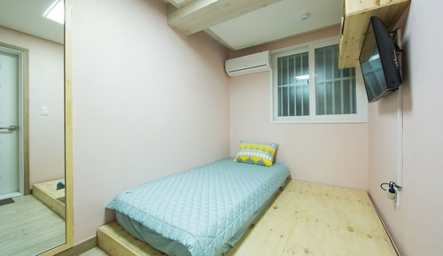 Economy Single Room
