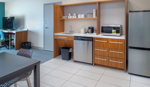 Suite, 1 King Bed, Accessible, Bathtub
