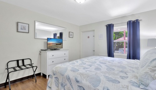 Standard Room, 1 King Bed