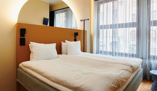 Standard Room, 1 Queen Bed