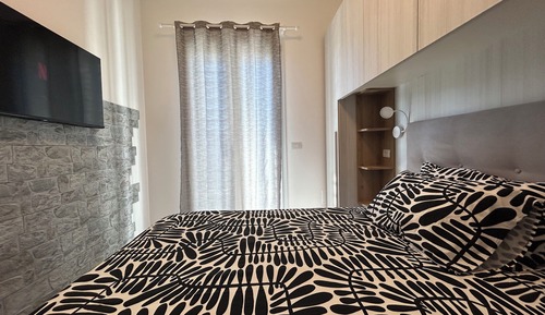 Single Room, Balcony