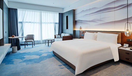 Deluxe Room, 1 King Bed with Sofa bed, Non Smoking