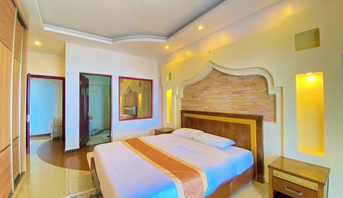Deluxe Apartment, Partial Ocean View