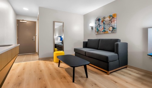 Suite, 1 King Bed, Non Smoking