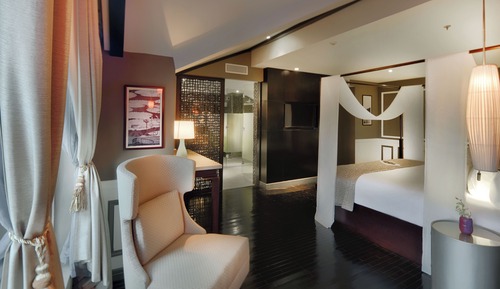 Royal Deluxe King with Executive Lounge Access